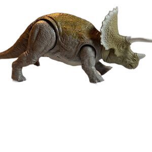 Jurassic World Primal Attack Triceratops Sound Strike Dinosaur Action Figure